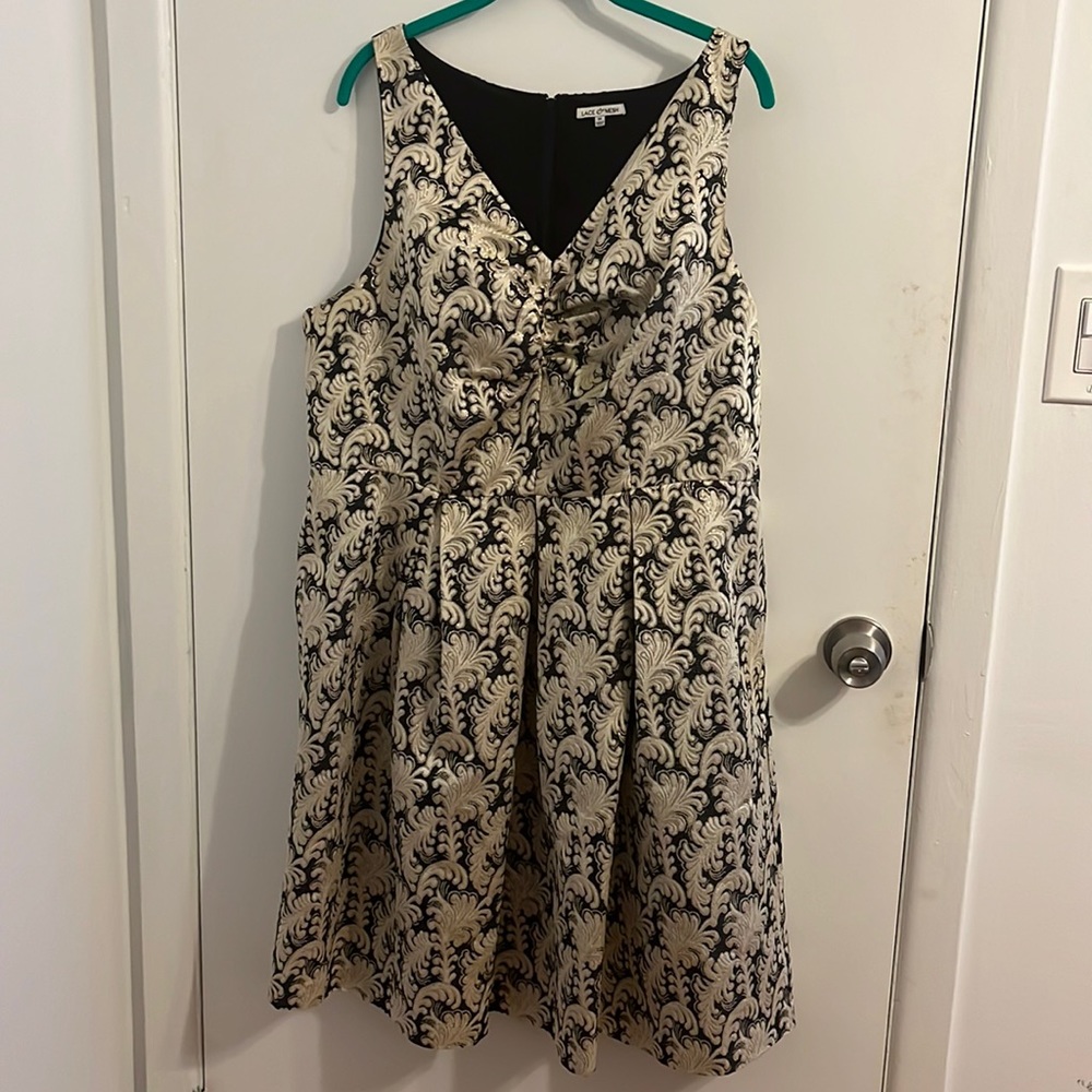 GOLD AND CREAM BROCADE DRESS - 1X